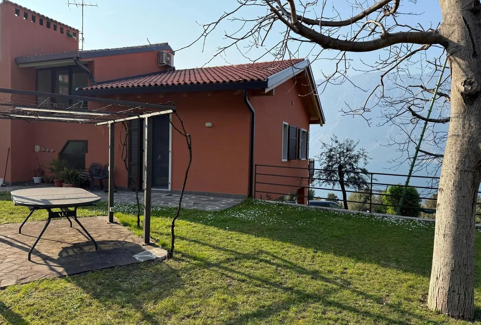 Apartamento Appartamento Riflessi D'Acqua Navene Italia